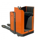 Kompaktní a komfortní elektrický nízkozdvižný vozík se stojící obsluhou pro manipulaci na delší vzdálenosti bt-levio-s-series-powered-pallet-trucks-product-pop-up-4.jpg